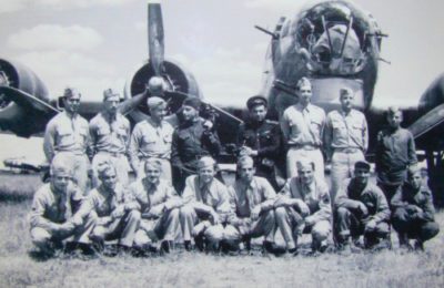 Sol Gins, bottom row, second from left, with fellow B-17 crewmen in 1944.
