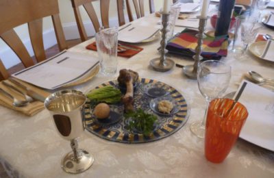 Hosting a seder: if only it were this composed. (Rebecca Siegel/Flickr)