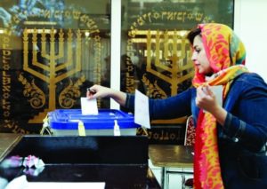 An Iranian Jewish woman casts her vote at the Yusef Abad Synagogue, February 26, 2016. (Fatemeh Bahrami/Anadolu Agency/Getty)