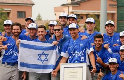 Israel’s national baseball team after qualifying for the 2020 Olympic Games. (IAB)