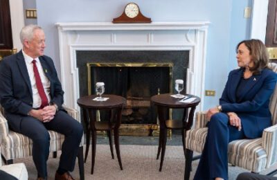 Israeli War Cabinet Minister Benny Gantz, left, with US Vice President Kamala Harris at the White House, March 4, 2024. (TPS via White House)