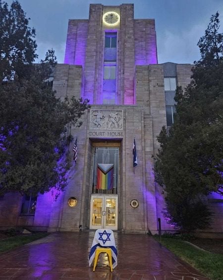 The Historic Boulder County Courthouse was illuminated June 4, 2025, in honor of the June 1, 2025 terror attack victims. (IAC)