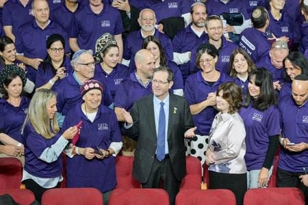 Israeli President Isaac Herzog at a celebration of 2,000 kidney donations in Israel, Jan. 25, at which time he announced that Guin- ness World Records would recognize Israel’s achievement. (Maayan Toaf/GPO)