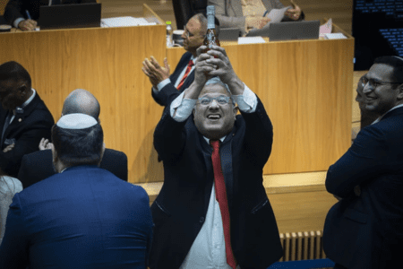 A vote on the death penalty for terrorists who murder Israeli civilians at the auditorium in the Knesset, March 30, 2026. (Oren Ben Hakoon/Flash90)